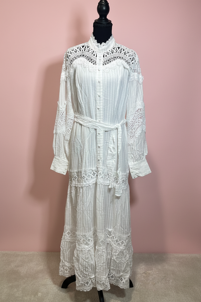 Vestido blanco boho con cinturón